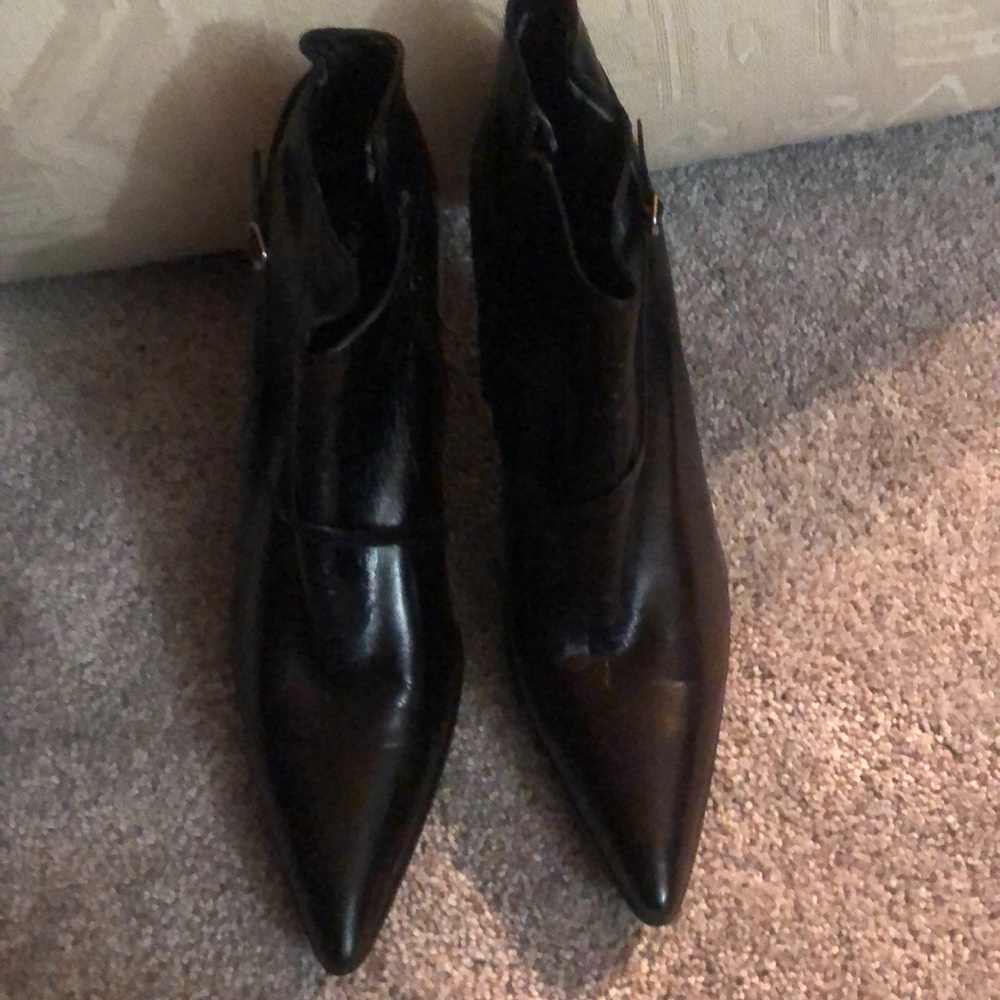 Nine West black pointy toe booties